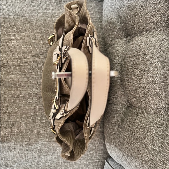 EUC Michael Kors Taupe Gansevoort
Shoulder Bag - Picture 6 of 12